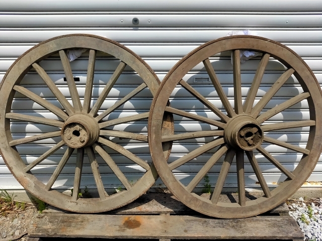 大八車　木製車輪 2個セットと軸棒 大八車 木製車輪 2個セットと軸棒