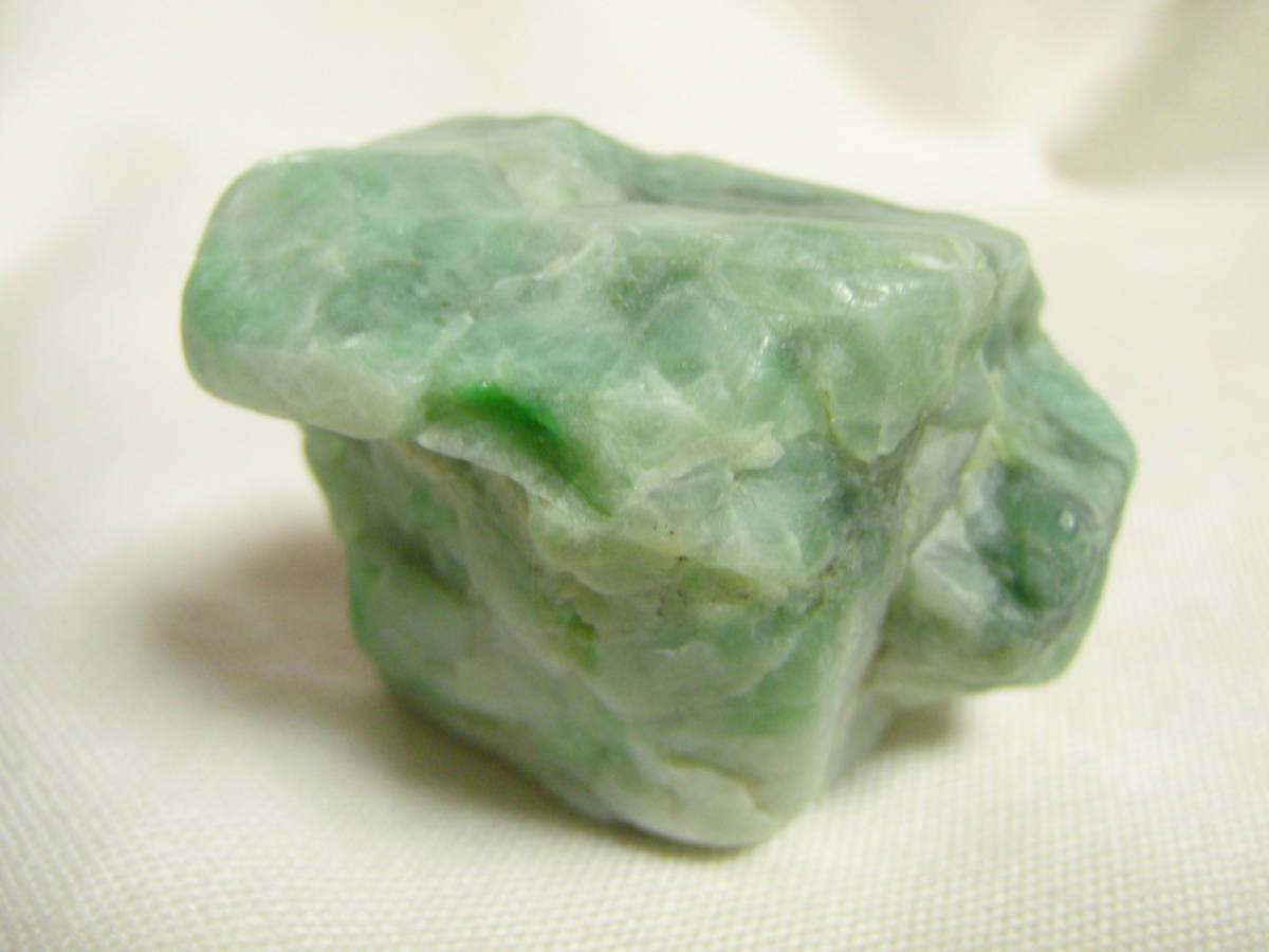 原石 - 翡翠 ヒスイ 糸魚川翡翠 赤羽可行BASE 糸魚川333 78g 翡翠原石 