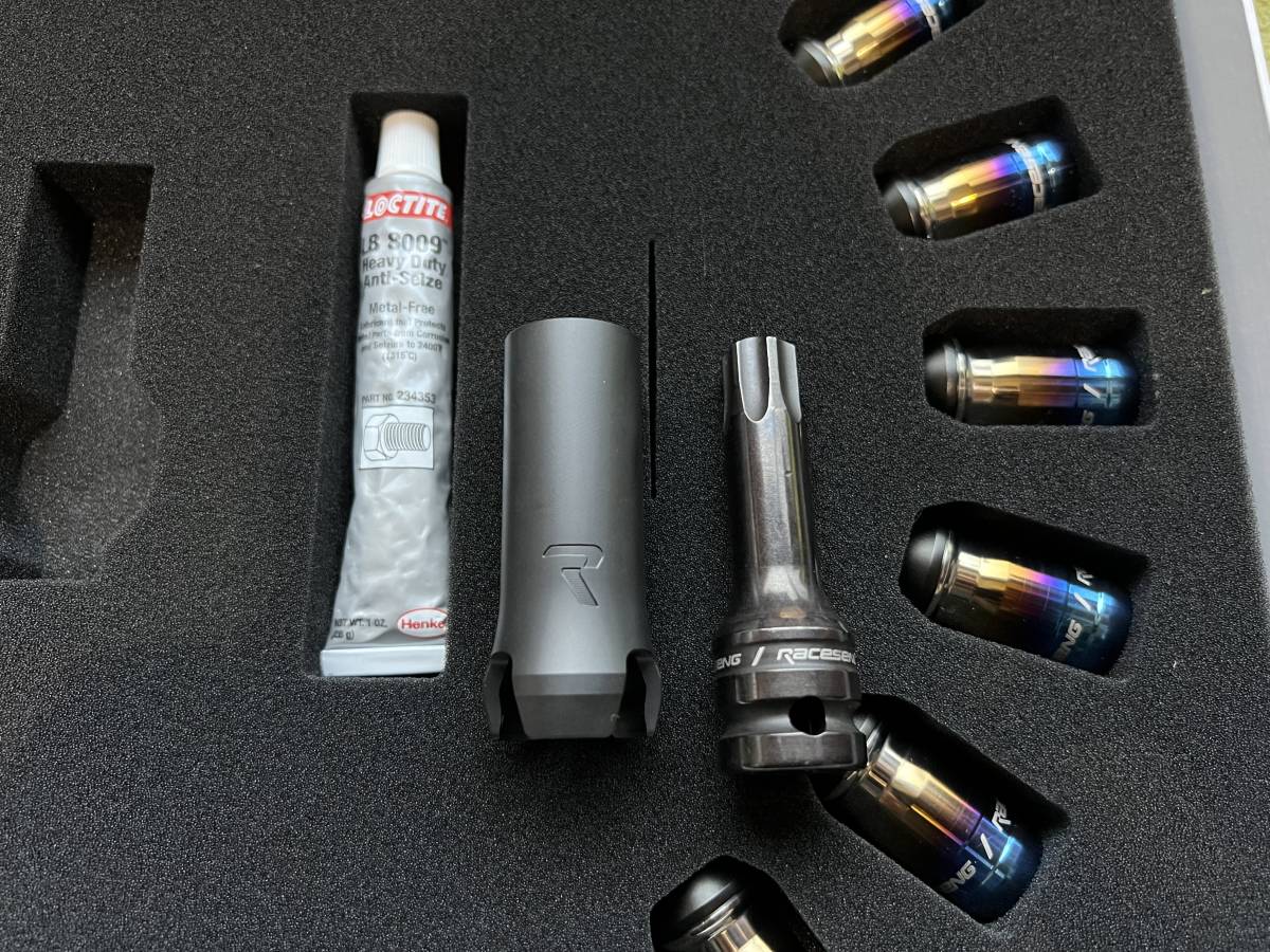 Raceseng Lug Nut Titanium - TNR-1 | M14x1.5mm (Single) チタン 