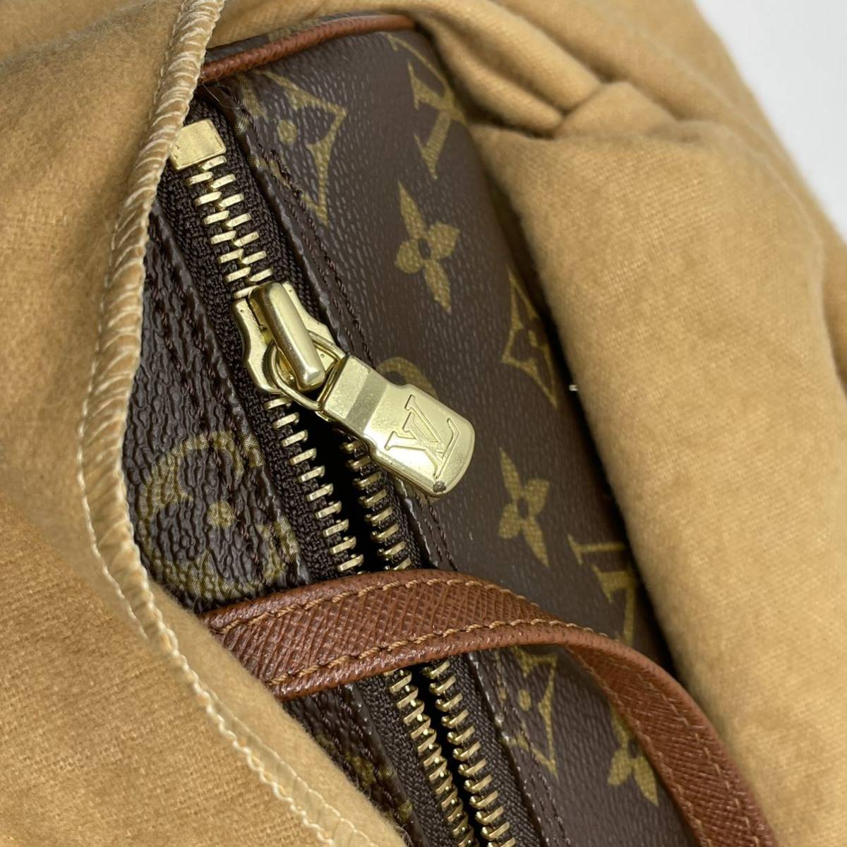 極美品 LOUIS VUITTON ルイヴィトン モノグラム パピヨン 円筒型 