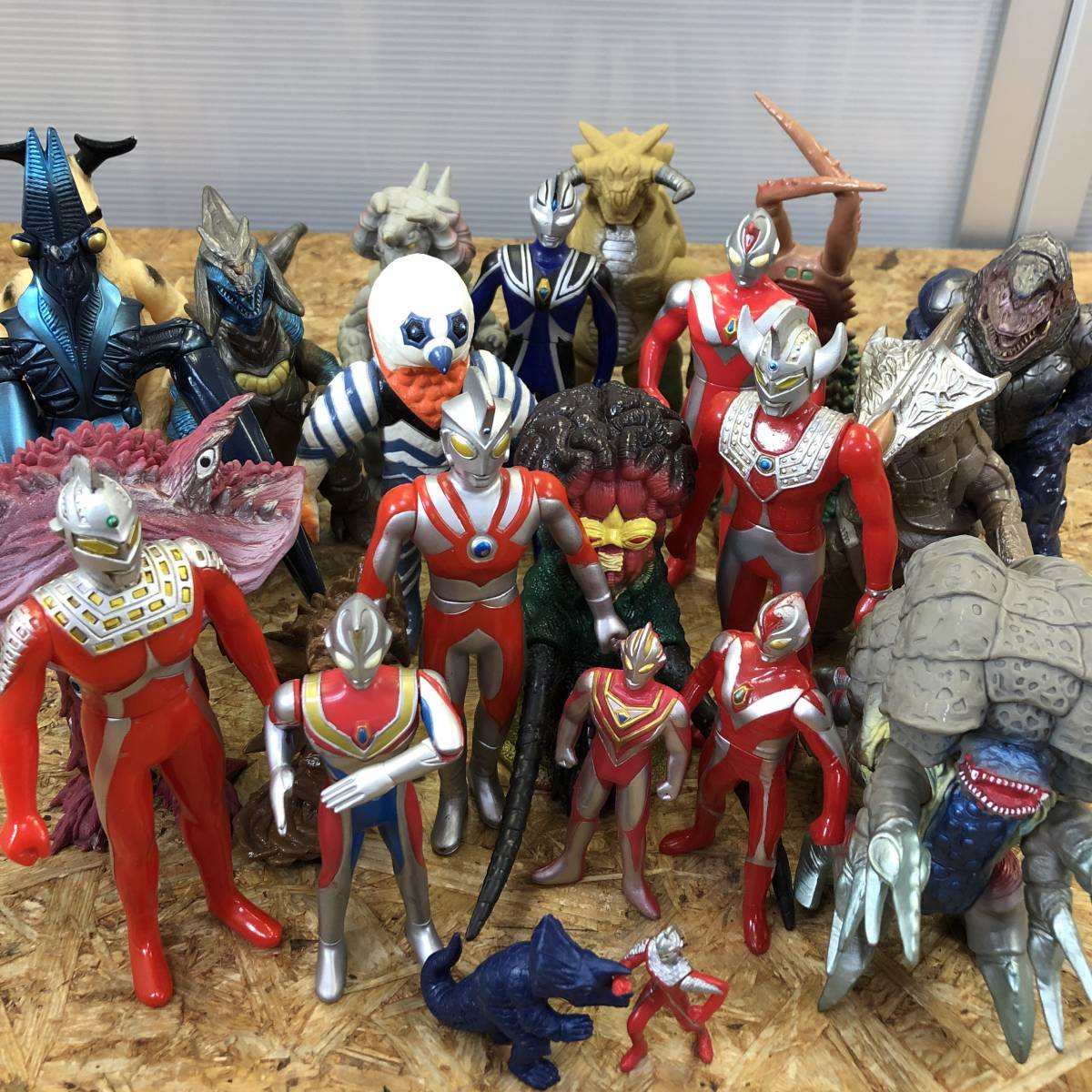 ウルトラマン 怪獣 ソフビ たくさん 大量 まとめて【HR036@100 