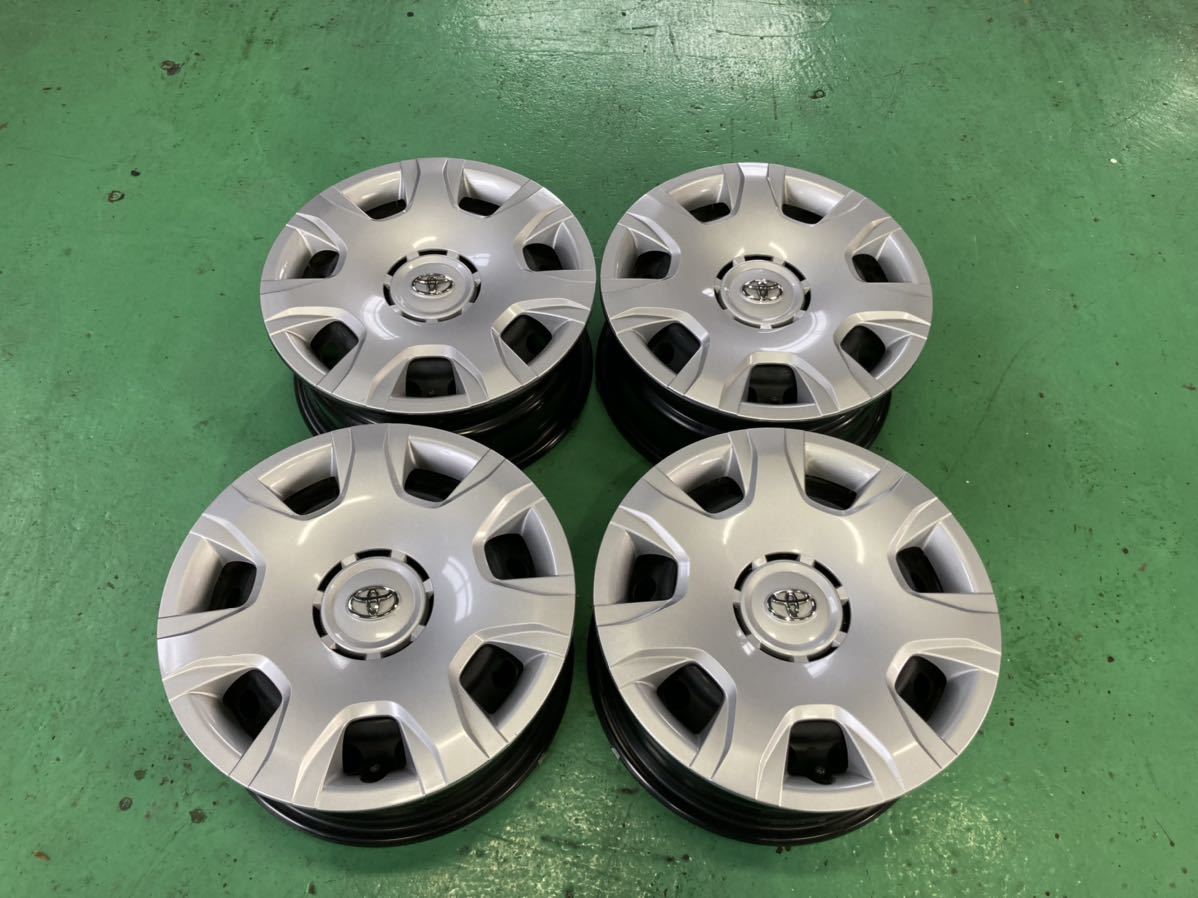 新車外し未使用品☆200系ハイエース純正 15インチホイールキャップ 4枚