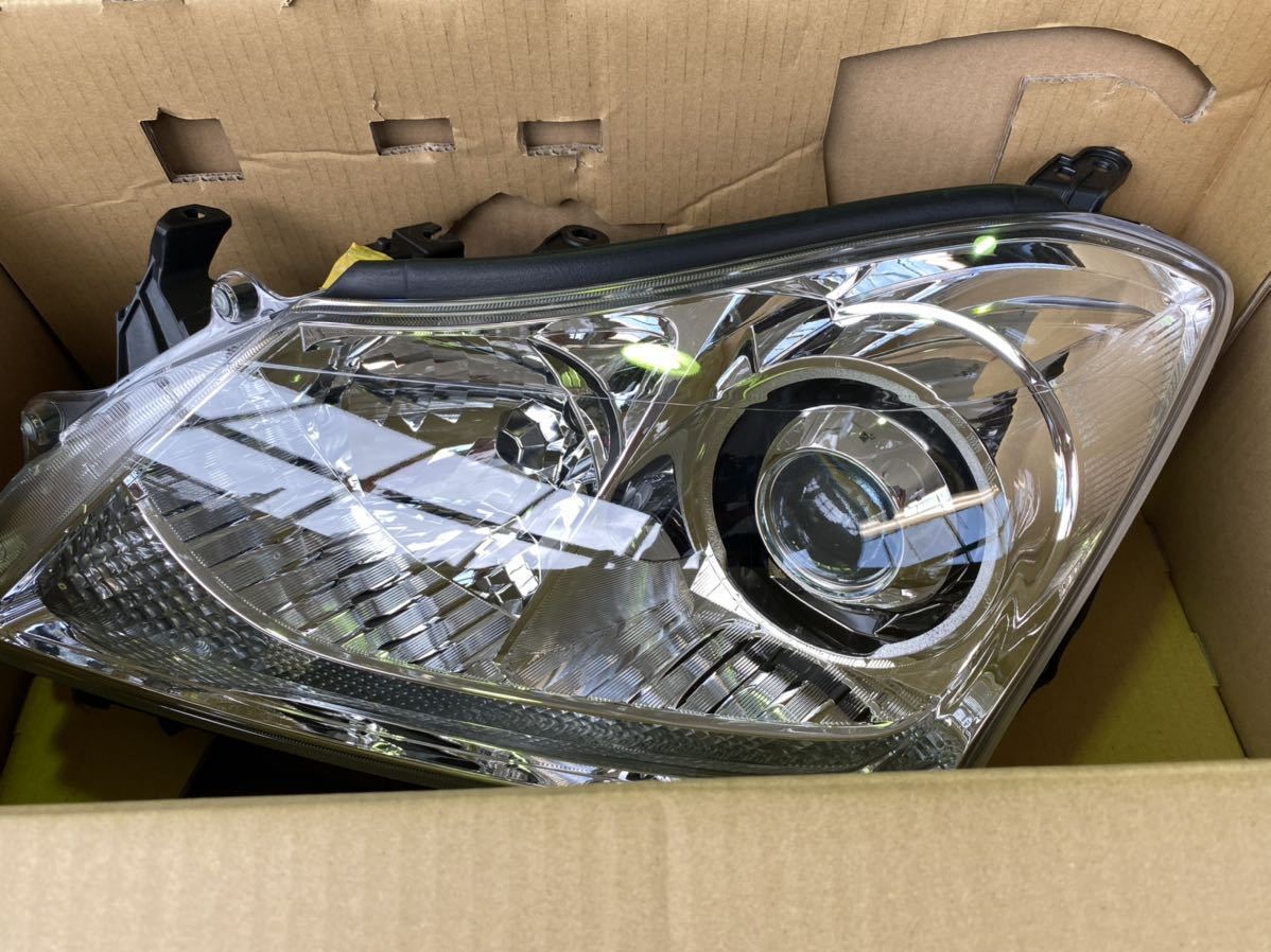 トヨタクラウンマジェスタ200系純正ヘッドライト左右セット中古品