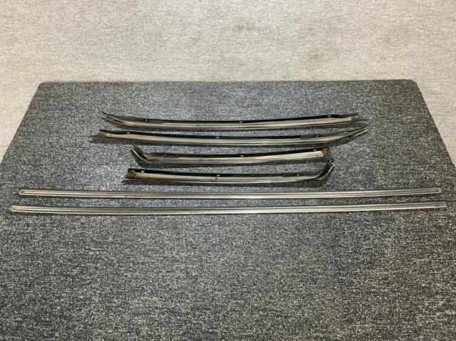 グロリアワゴン E-WY30 純正 サイド ガラスモール セット メッキ 希少