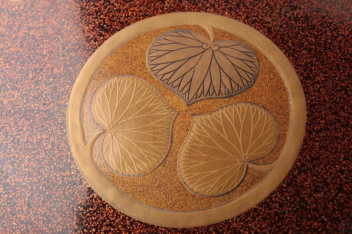ZK591 時代物 金梨地 徳川 三つ葉葵紋 揚羽蝶金蒔絵菓子器 外径22.5cm