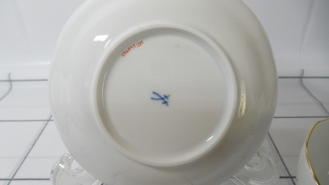 ☆彡未使用！！　No.3　Meissen　マイセン楽部 ベーシックフラワー（一つ花） カップ＆ソーサー　1客　箱付き マイセン Meissen ベーシックフラワー No.4 ベーシックフラワー（一つ花） 箱付き