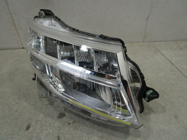 安い トヨタ ルーミー M900A/M910A 純正 LED 右ヘッドライト STANLEY W3918 81130-B1220(ヘッドライト)｜売買されたオークション情報、yahooの商品情報をアーカイブ公開 - オークファン トヨタ用