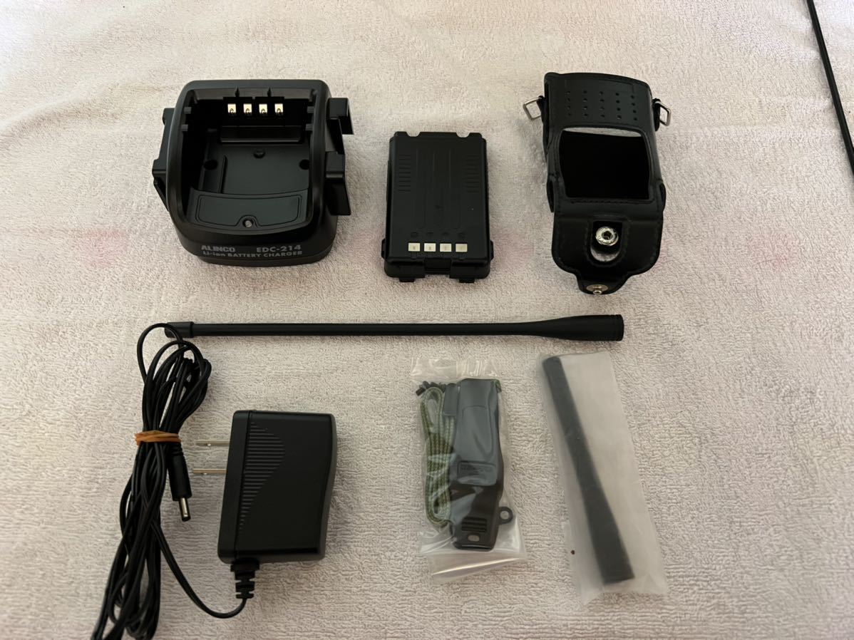 DJ-DPS70 ALINCO アルインコ 2回のみ使用 デジタル 2点セット 極美品 | 大容量バッテリー DJ-DPS70EKB 《登録代行OK》アルインコ 登録代行OK》アルインコ デジタル簡易無線 DJ-DPS70E DJ-DPS70KA DJ-DPS70KB┃アルインコ（ALINCO）┃インカム・トランシーバー・無線機