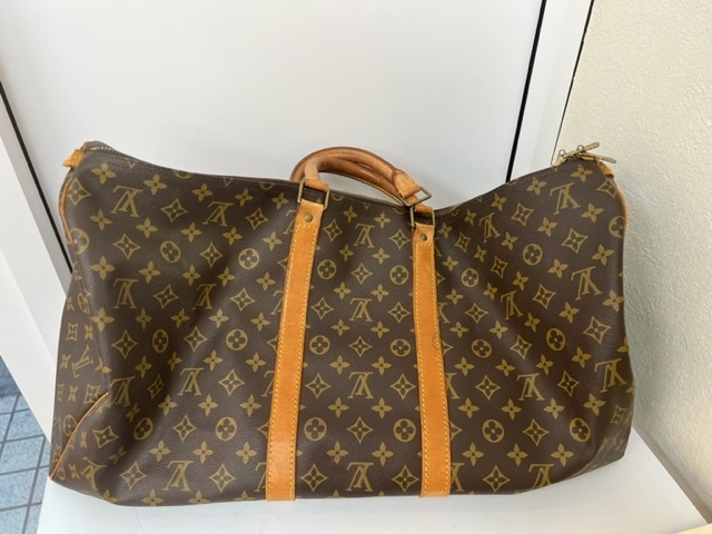 【ジャンク】Louis Vuitton　ルイヴィトン　モノグラム　キーポル55　　キングラム（イ） LOUIS VUITTON 公式サイト ルイ・ヴィトンの「モノグラム」おしゃれプロが推薦、大人の ティ・パレPM “モノグラム・エンブレム”を発表