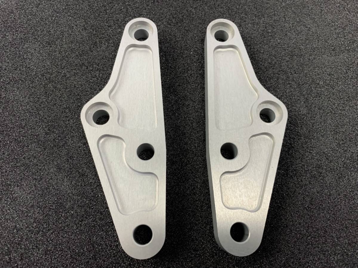 人気SALE，新品 A33 絶版 オーリンズ FG43 65mm キャリパーサポート 748 916 996(ドゥカティ用)｜売買されたオークション情報、yahooの商品情報をアーカイブ公開 - オークファン ドゥカティ用