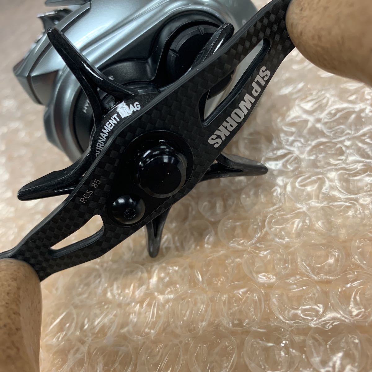 ダイワ RCS カーボンクランクハンドル85mm コルクノブ 実釣未使用 21モデル RCSカーボンハンドル85ミリmm RCSノブカスタム DAIWA