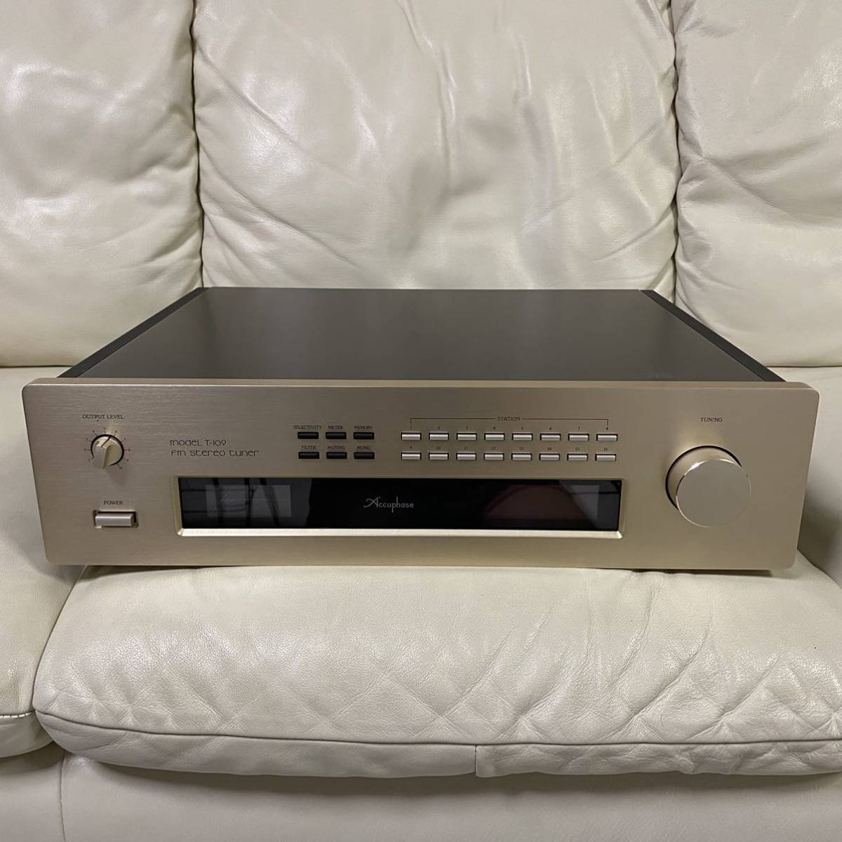 Accuphase T-109 アキュフェーズ | FMステレオチューナー T-109V