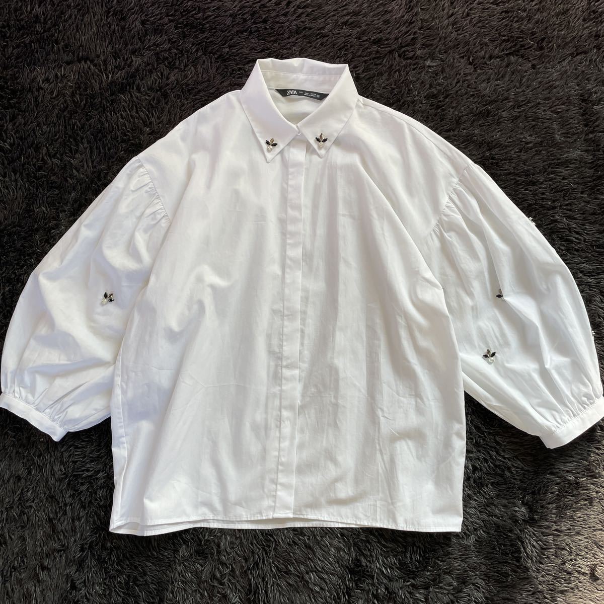 ZARA 美品 春夏大人素敵スタイル ビジュー付き お袖ぽわんふんわり 