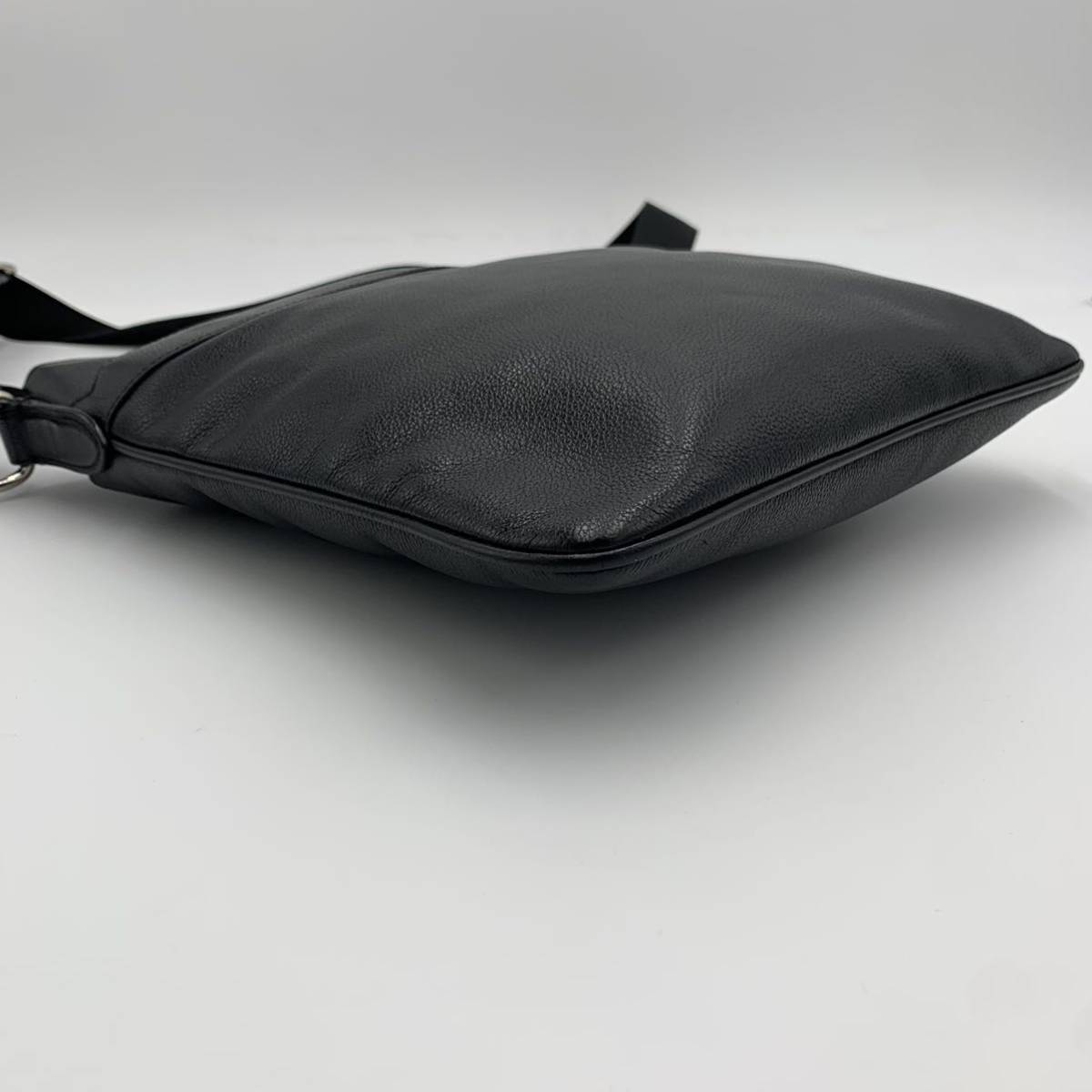 未使用級 COACH コーチ メンズ ショルダーバッグ 斜め掛け ポシェット 