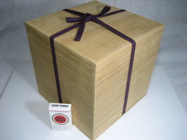 陶器の花瓶 木箱付き 善一 桐箱 木箱 | 700円～ 内寸：125×125×125 内寸