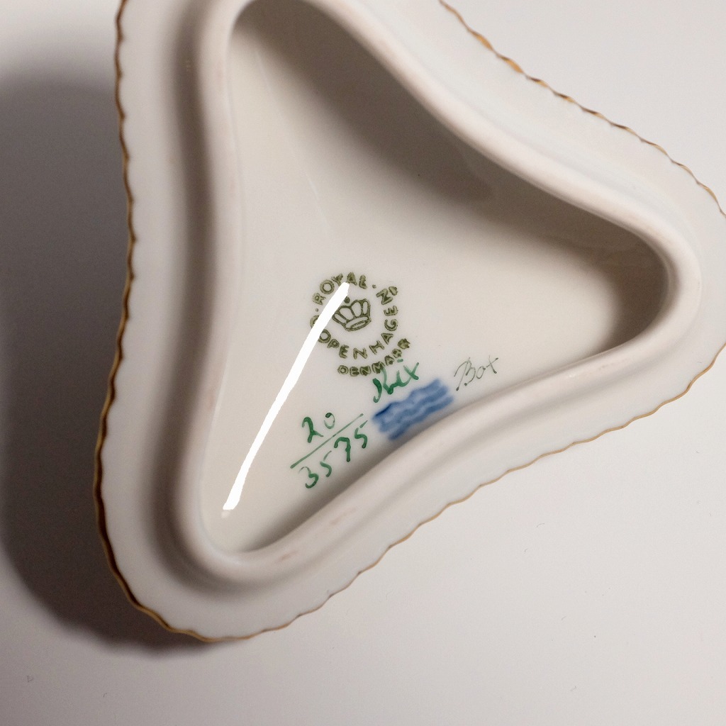 【美品】希少◆ロイヤルコペンハーゲン/Royal Copenhagen/フローラダニカ/Flora Danica 三角カスタードカップ＆ソーサー◆最高峰◆金彩_5