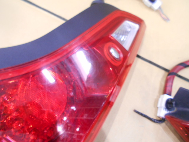 V36 スカイラインクーペ テールライト サイドマーカー付き 左右 純正