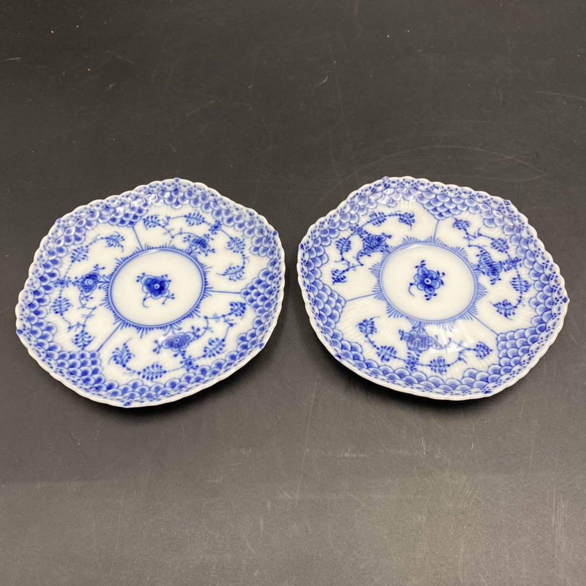 1円~【美品】ロイヤルコペンハーゲン ROYAL COPENHAGEN ブルーフルーテッド フルレース 顔付 カップ＆ソーサー 2客セット_3