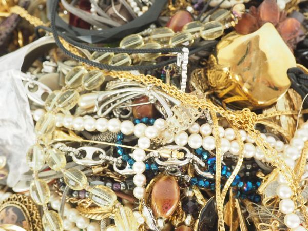 お得 アクセサリー 大量セット 約10kg ネックレス イヤリング 指輪 等
