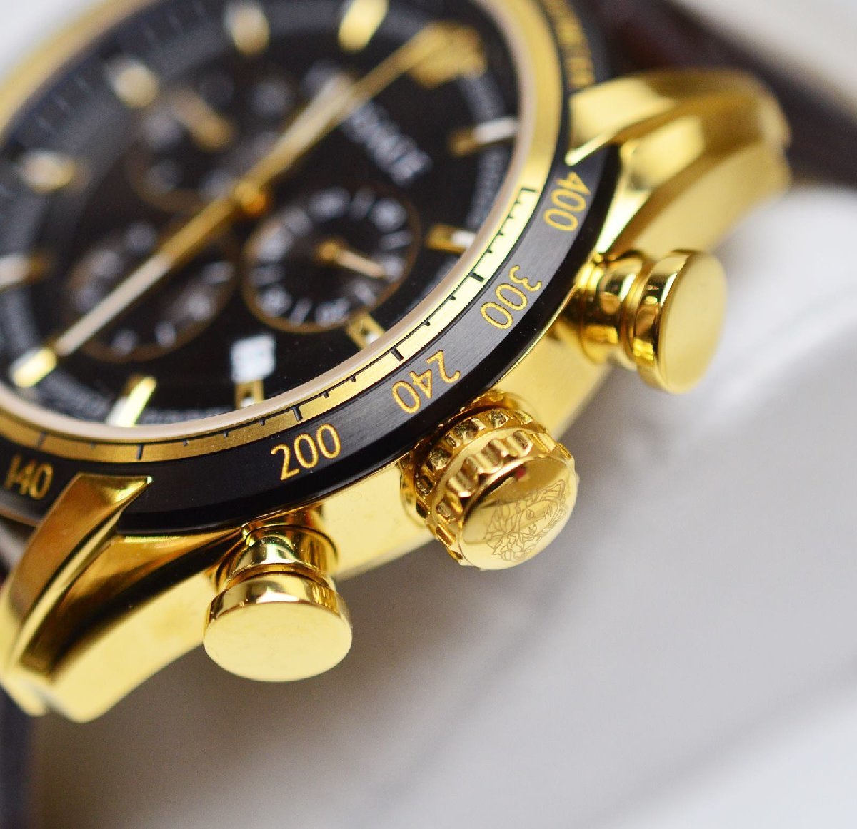 極美品 ヴェルサーチ V-Ray クロノグラフ 腕時計 VEDB00318 ブラック 