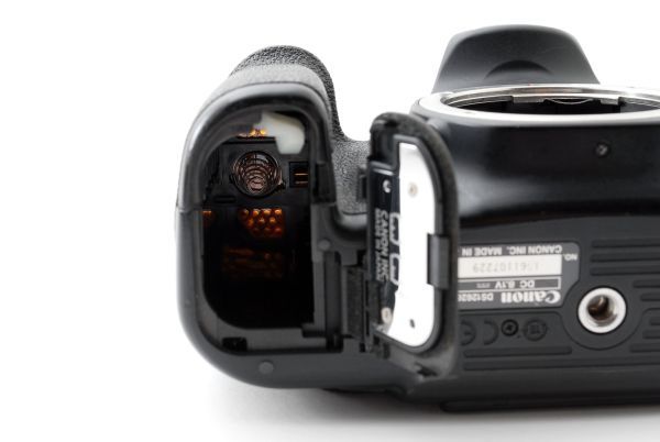★外観極上品★CANON キャノン デジタル一眼レフカメラ EOS 60D ボディ EOS60D★4794 EOS Canon キャノン コンパクトデジタル 極上品 R5
