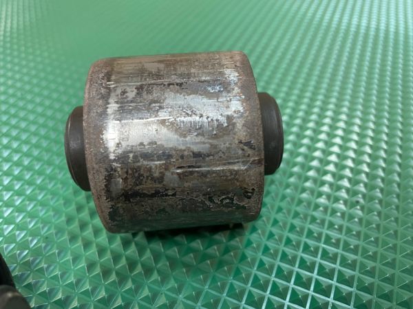 G-3-1○スズキ 純正 ジムニー JB64W リーディングアーム トレーリング