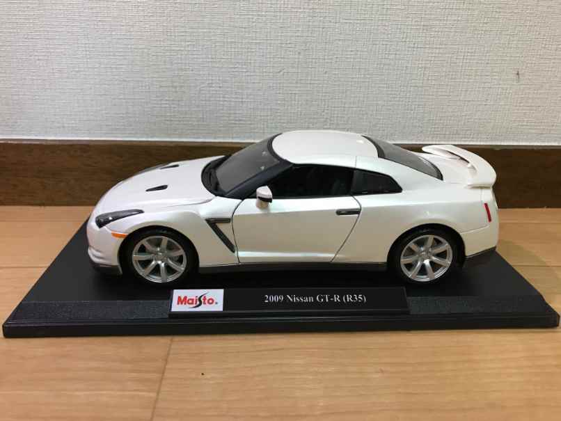 MAISTO(マイスト) 1:18 SPECIAL EDITION - 2009 Nissan GT-R (R35
