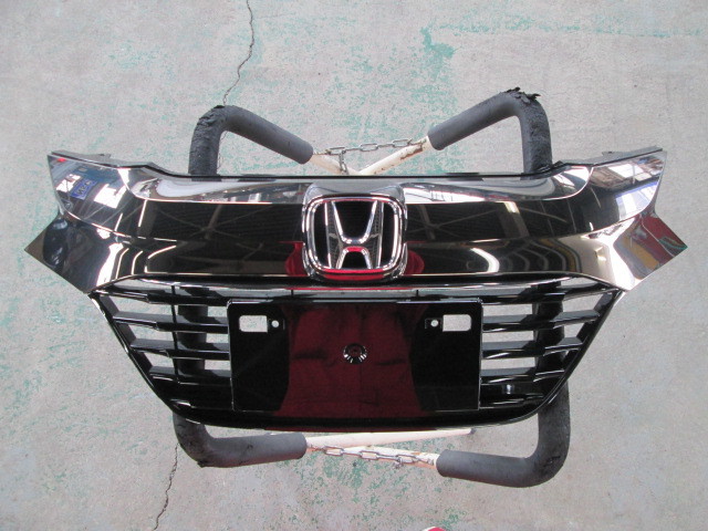 ホンダ　ヴェゼル　グリル　RU3 ヴェゼル ホンダ / ハイブリット RU1 RU2 RU3 RU4 後期 H30.2〜R3.4