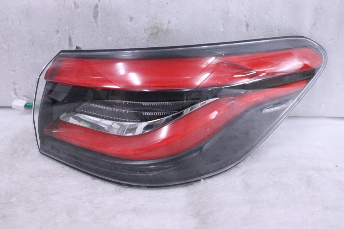 23-560★LED AZSH20 クラウン★右テールライト シーケンシャルターンランプ無 KOITO 30-447 打刻:KR 純正★トヨタ (RO)