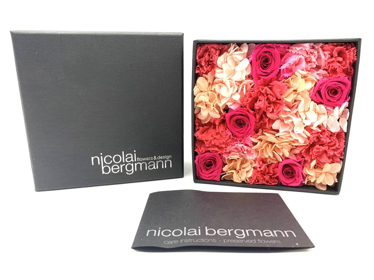 新品 ニコライバーグマン Nicolaibergmann モダン花柄 大判ハンカチ 新作 モダン花柄