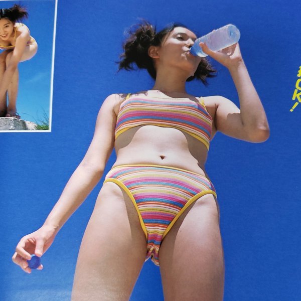 BK868 小野愛「新美乳娘登場！」◆当時物切り抜き 4ページ 切抜き 水着 ビキニ_2