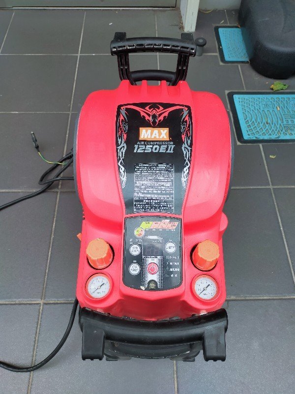 動作正常 おすすめ品☆ 11L 45気圧max コンプレッサー AK 動作正常 おすすめ品☆ 11L 45気圧max コンプレッサー AK