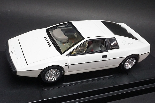 模型・プラモデル ジョイライド製 1/18スケール「ロータス・エスプリ」