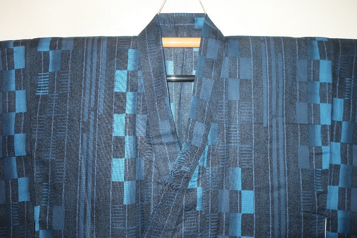 豊富な，100%新品 弐7368R 遠州綿紅梅 男の高級浴衣着物単衣 裄68丈140К暈し青黒鎧段違い文様(一般)｜売買されたオークション情報、yahooの商品情報をアーカイブ公開 - オークファン 一般