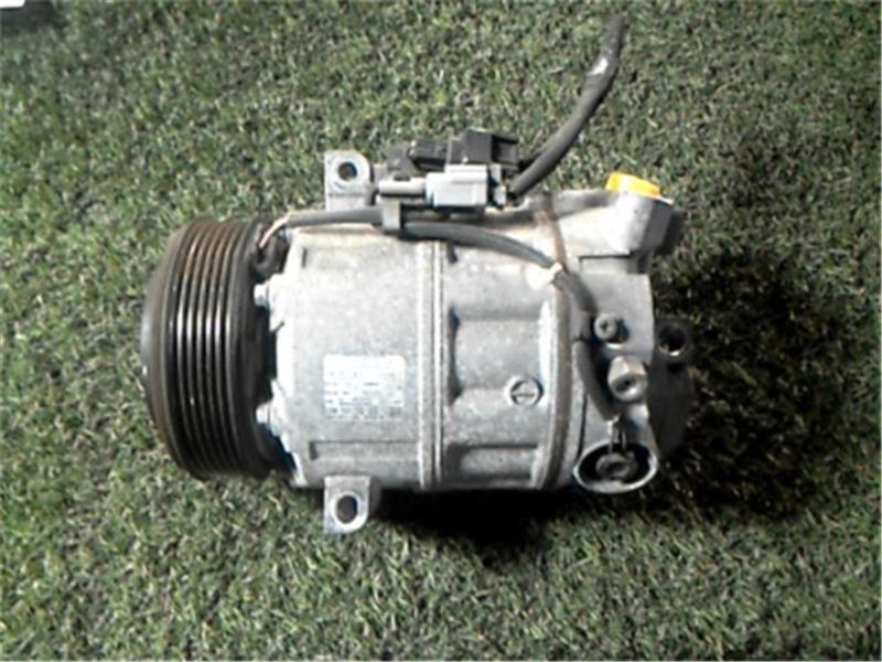 DAA-ZWR80G ノア 左パワースライドドアモーター 7人 070 85005-28070