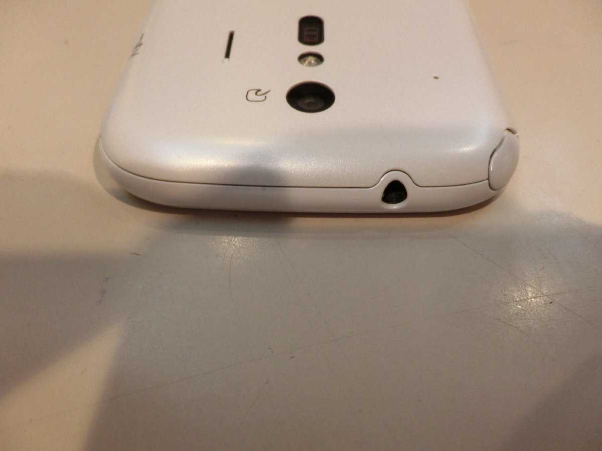 SIMフリー☆docomo ○判定 らくらくスマートフォン F-42A ホワイト 美