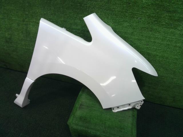 セレナ DBA-FC26 FNC26 C26 右前 フロント フェンダー ハイウェイスター QAB 白 ホワイト F3100-1VFAA