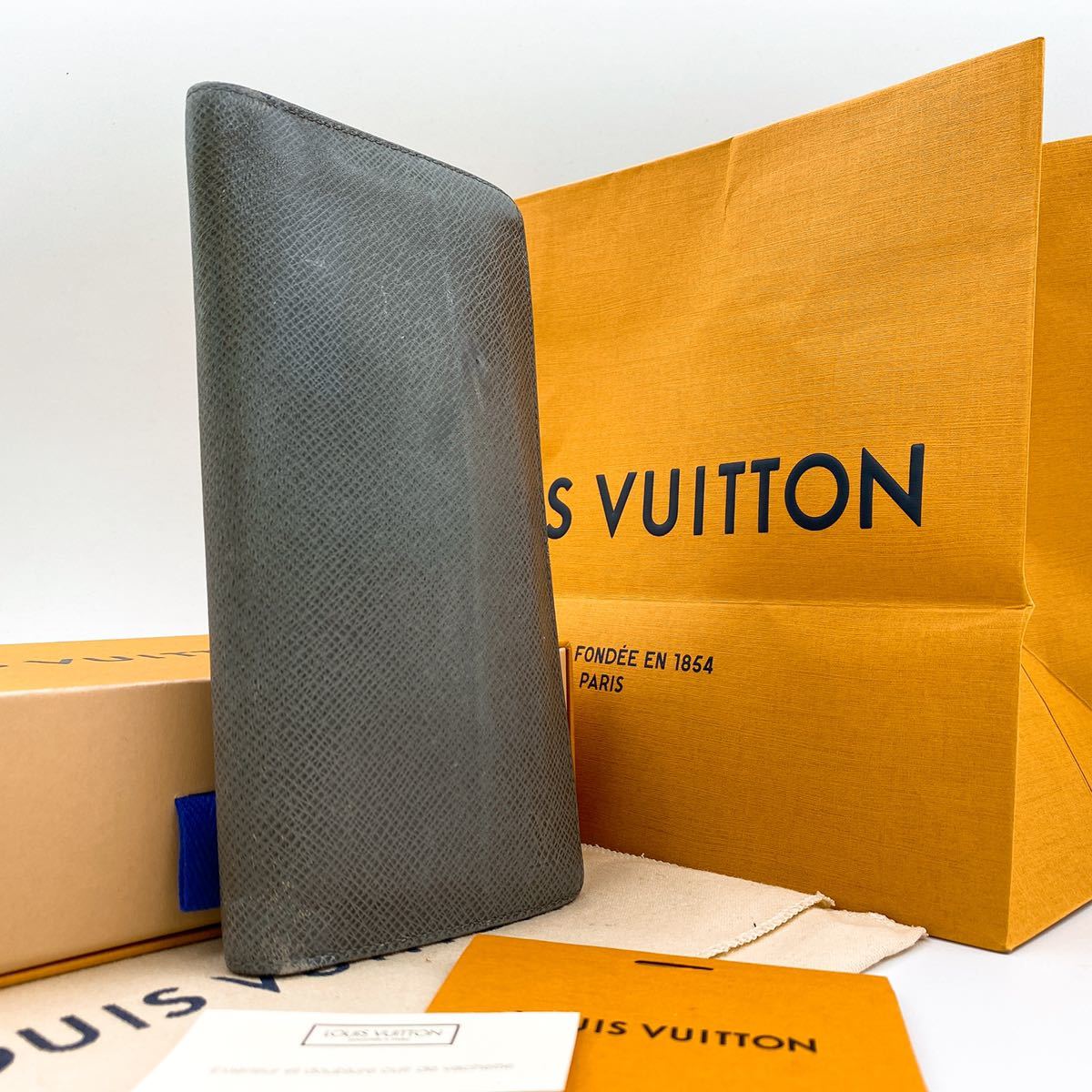 TAIGA(ルイヴィトン Louis Vuitton ルイ・ヴィトン(LOUIS タイガ 