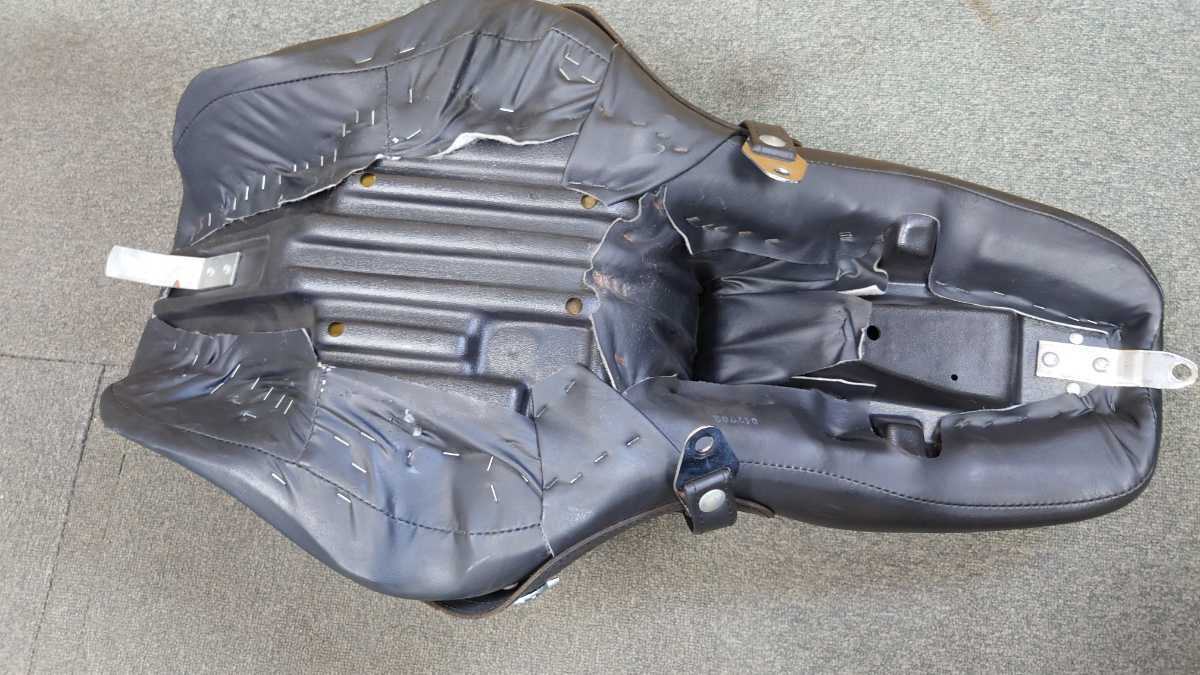 ハーレーダビッドソン 純正シート ロードキング FLHR 2007年式