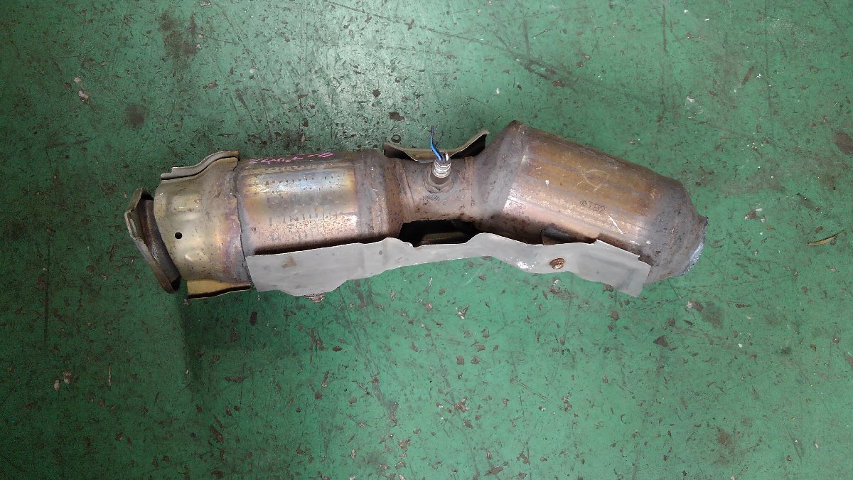【中古】　触媒　GP2・TB2 トヨタ ZVW30・プリウス 触媒1ケ 2ZR GP2/TB2 【公式通販】