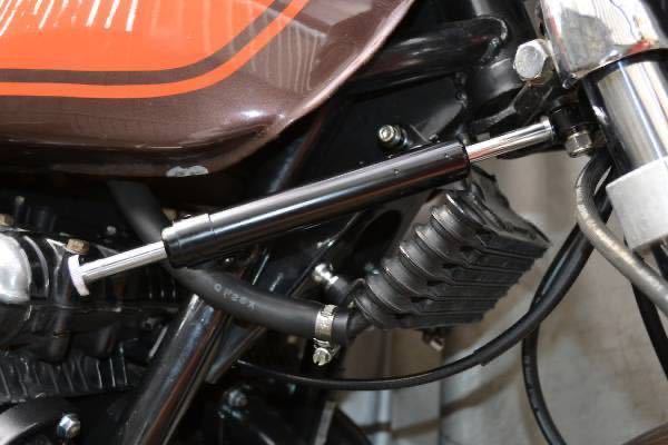  Z1 Z2 純正オイルクーラーオフセットキット オイルクーラー付き車両にステアリングダンパー取付を可能にするキット(ステアリングダンパー)｜売買されたオークション情報、yahooの商品情報 ステアリングダンパー