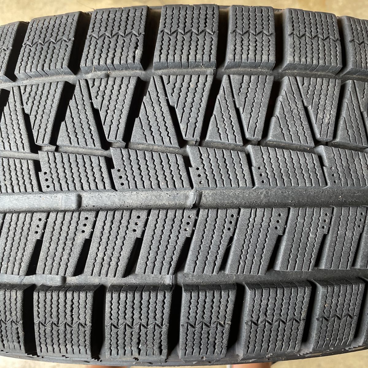 スタッドレス4本 215/55R17 バリ山