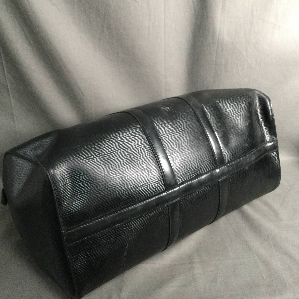 ψ 7/14 210562 LOUIS VUITTON エピ ノワール キーポル45 ボストン
