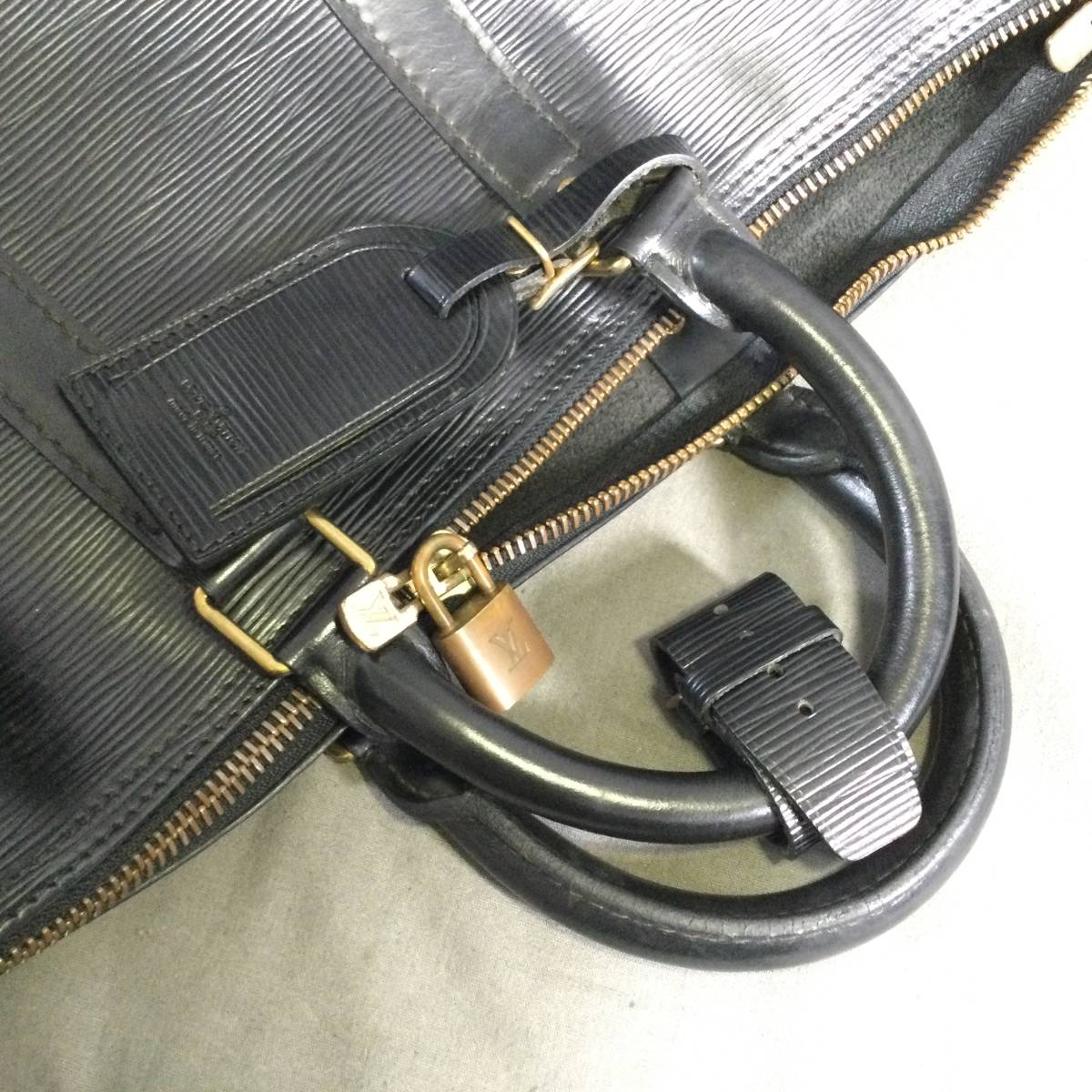 ψ 7/14 210562 LOUIS VUITTON エピ ノワール キーポル45 ボストン