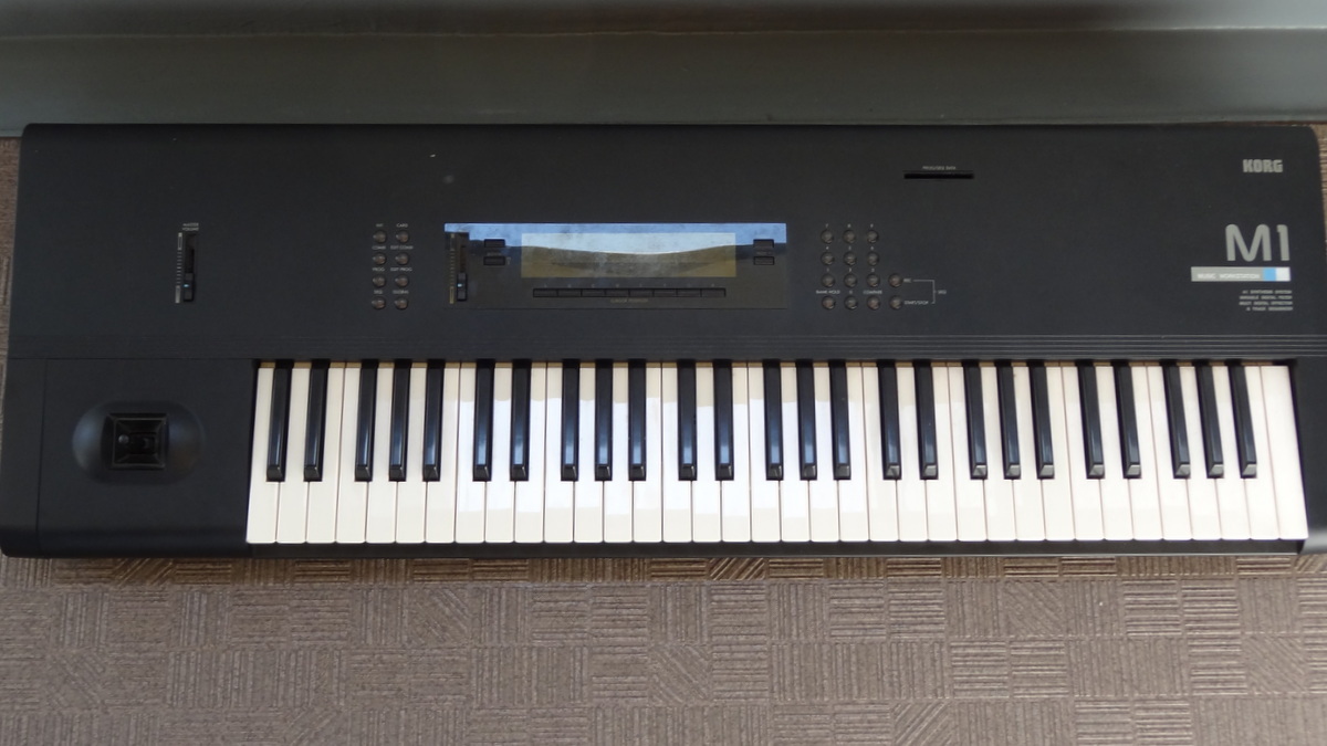 KORG M1 MUSIC Workstation シンセサイザー コルグ M1 通電、簡易動作 