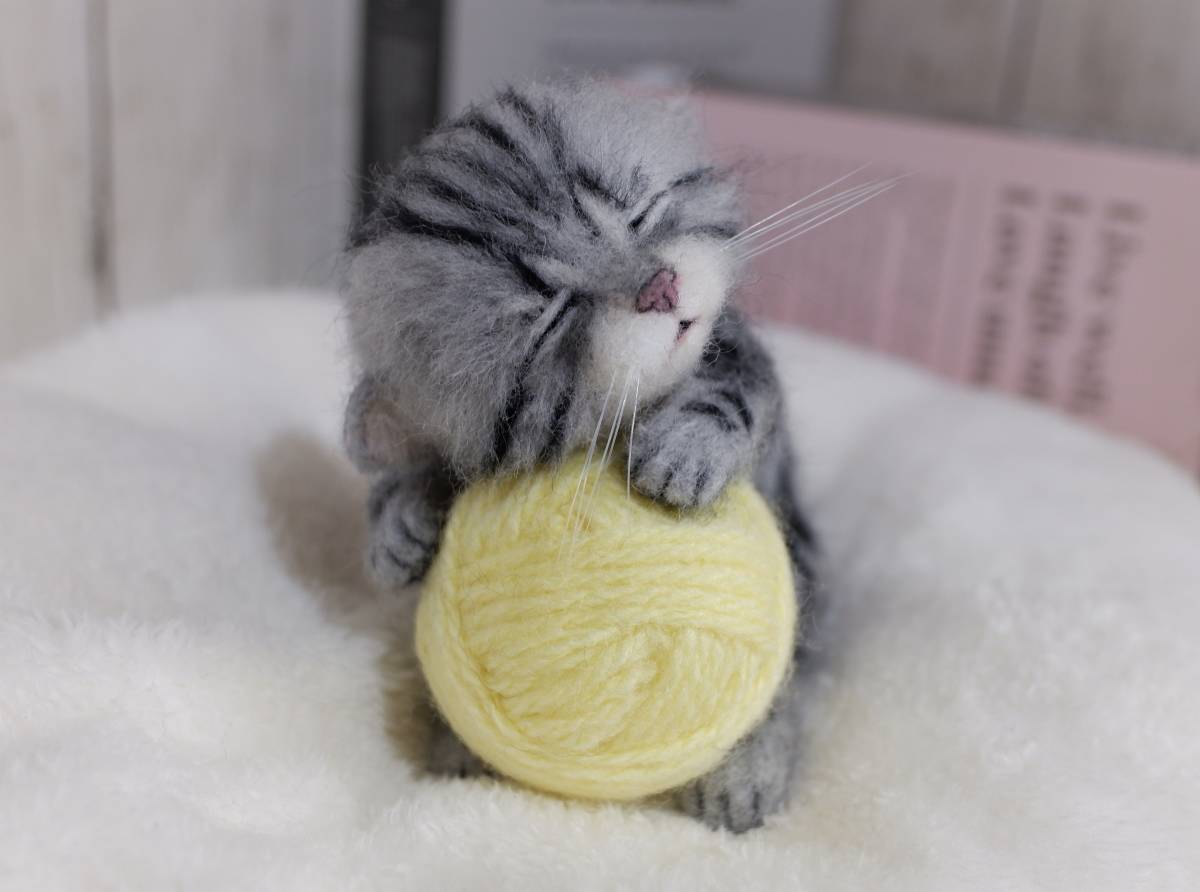 Funwari 羊毛フェルト レモン色毛糸玉と赤ちゃん猫 アメリカンショートヘア 猫 ほっこり ねんね ハンドメイド 羊毛フェルト 売買されたオークション情報 Yahooの商品情報をアーカイブ公開 オークファン Aucfan Com