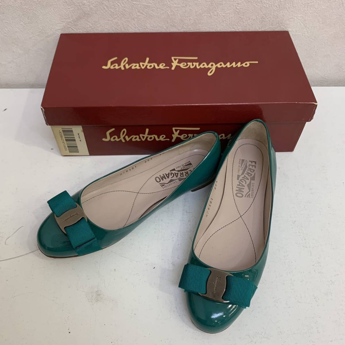 Salvatore Ferragamo サルヴァトーレ フェラガモ パンプス エナメル