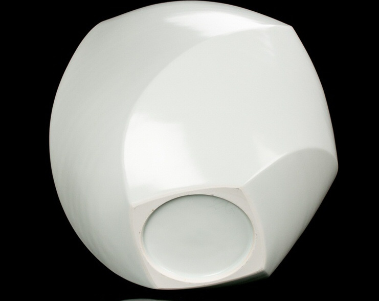 本物保証 人間国宝 前田昭博 代表的作品!! 「白瓷捻壺」 共箱