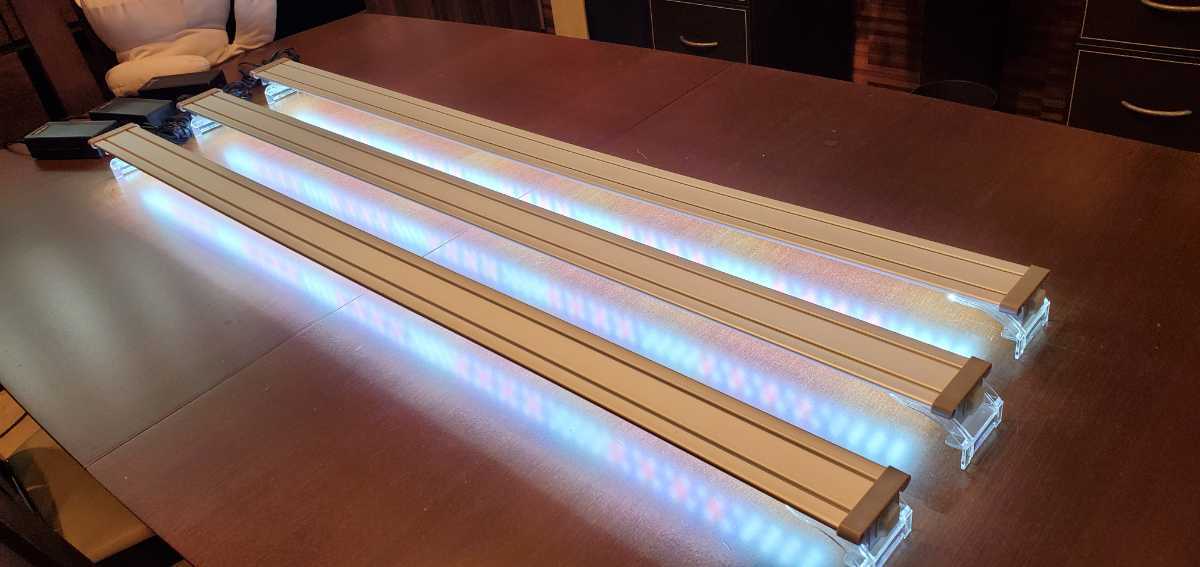 コトブキ KOTOBUKI フラット LED 120 3本セット 中古品 120cm 水槽照明 水草水槽 コトブキ ブラック 0 (水槽用照明) 価格.com 管理120