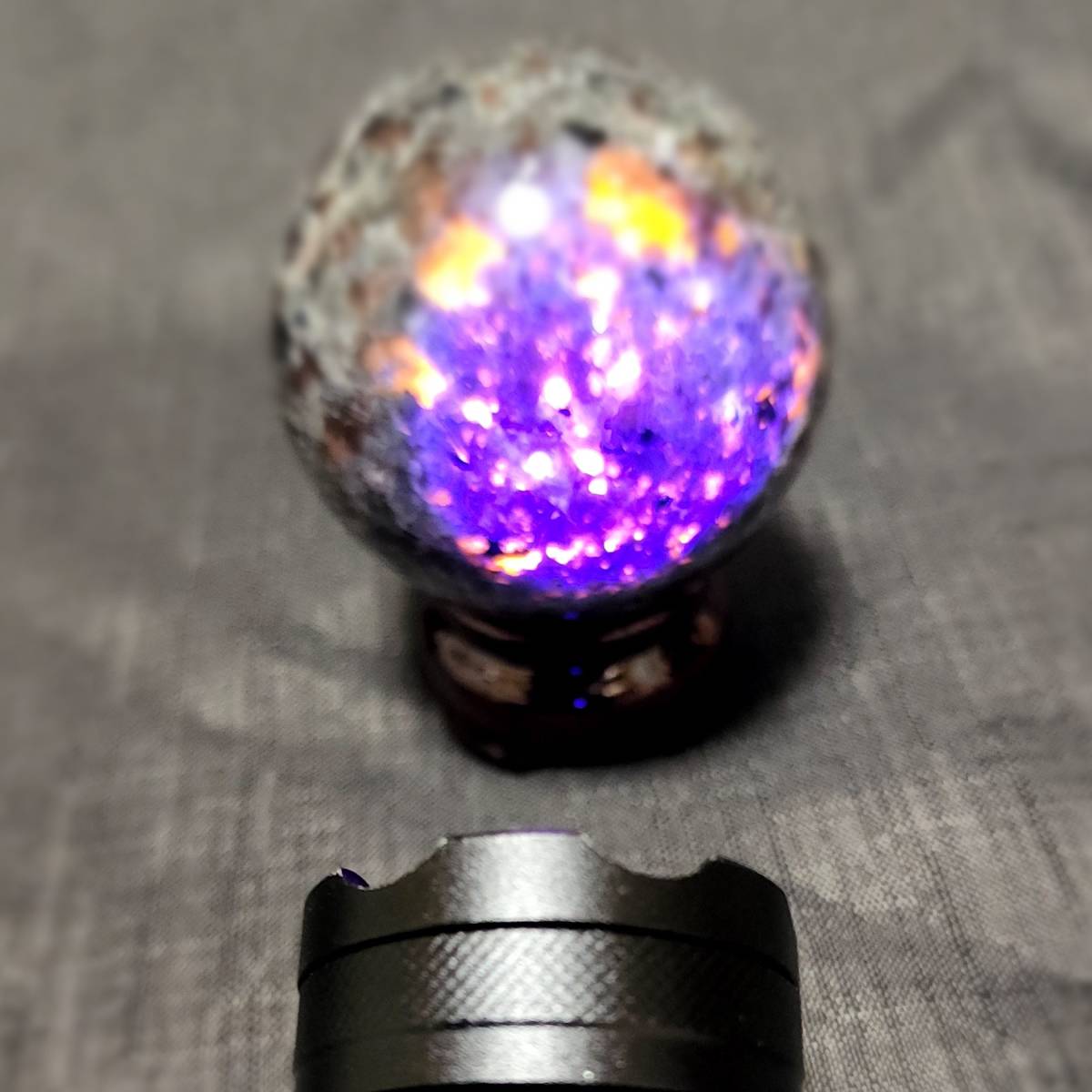 ユーパーライト 丸玉 蛍光 天然石 5A レア天然石 スフィア : 59mm